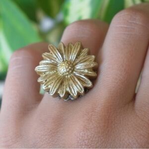 *CLEARANCE RACK* MixIt NWT Large Stretch gold sunflower ring for women